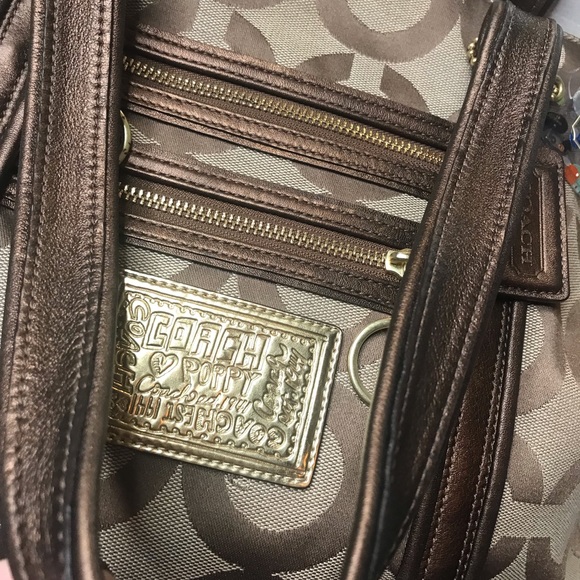 Breathtaking Coach Poppy Signature Bag, EUC! Exterior is spotless! - Picture 11 of 16